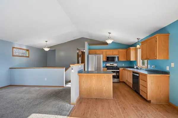 1464 Roosevelt ST S, Cambridge, MN 55008