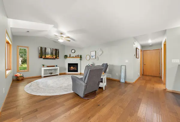 330 Creekview CT, Baldwin, WI 54002