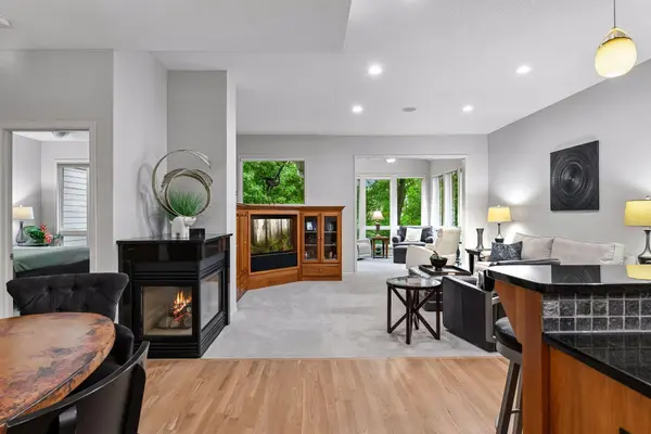 9377 Libby LN, Eden Prairie, MN 55347
