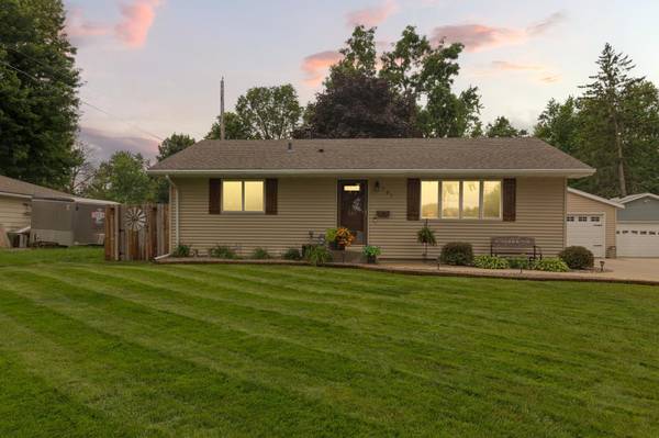 737 13th ST NE, Owatonna, MN 55060
