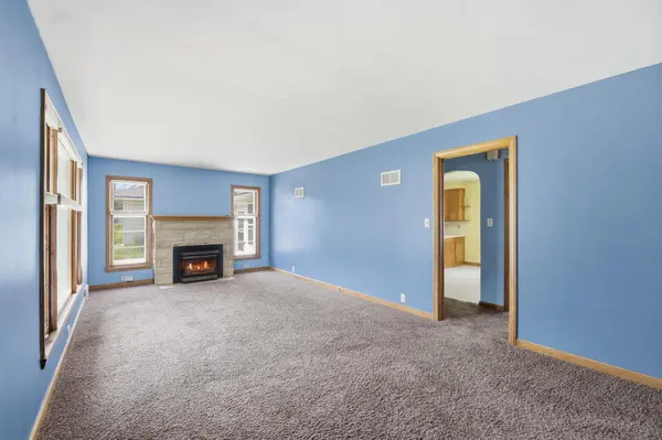 129 S Morningside DR, Le Sueur, MN 56058