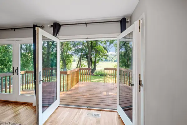 15869 Randall LN, Minnetonka, MN 55345