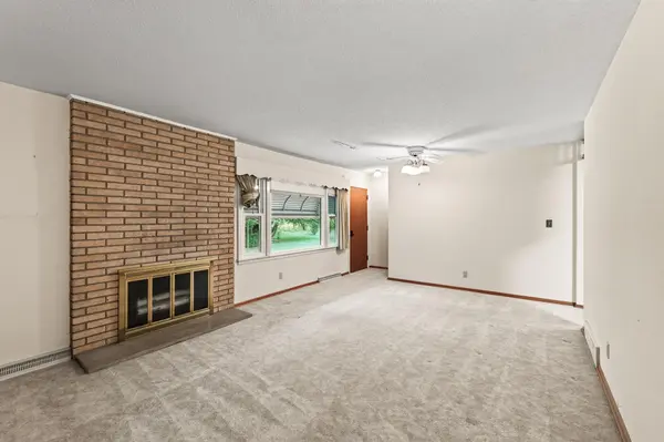 2147 Aztec LN, Mendota Heights, MN 55120