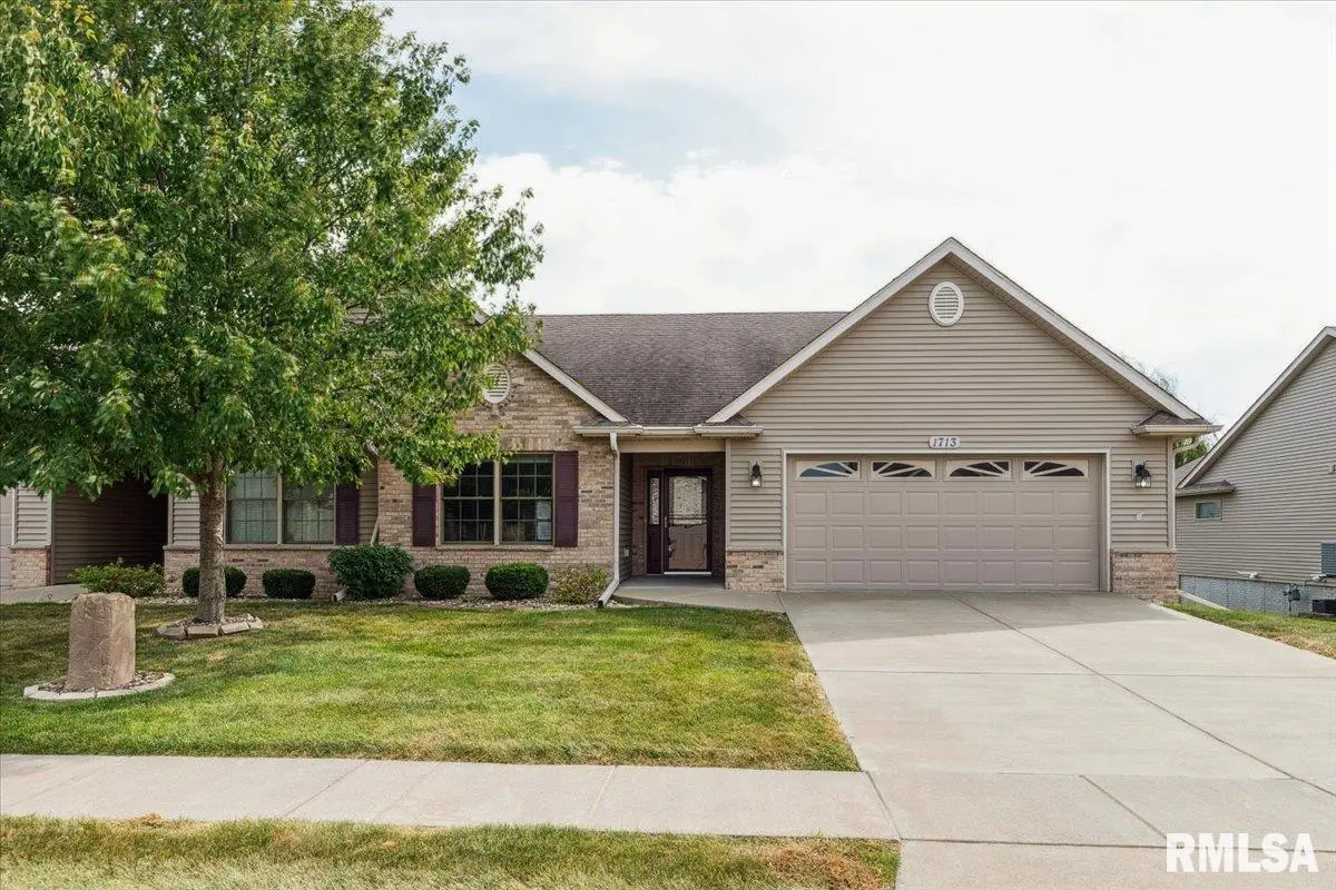 1713 Garrett AVE, Clinton, IA 52732