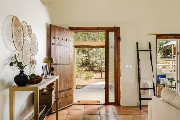 901 Old Red Ranch RD, Dripping Springs, TX 78620