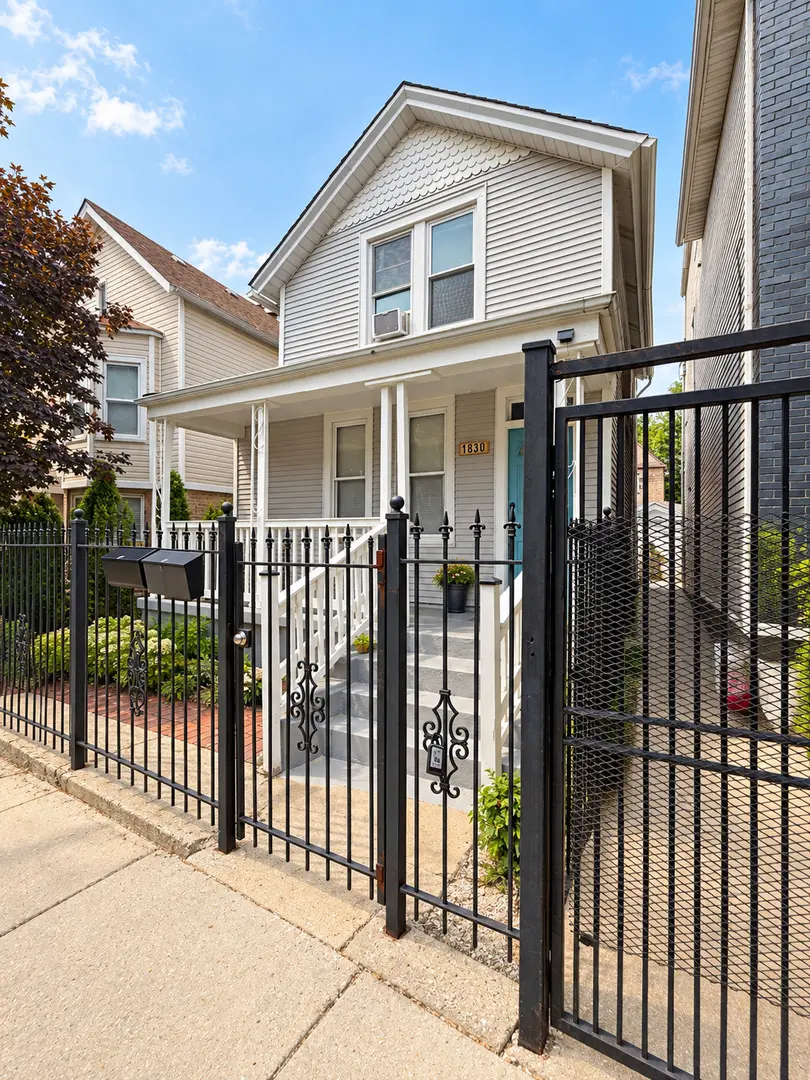 1830 N Mozart ST #2, Chicago, IL 60647