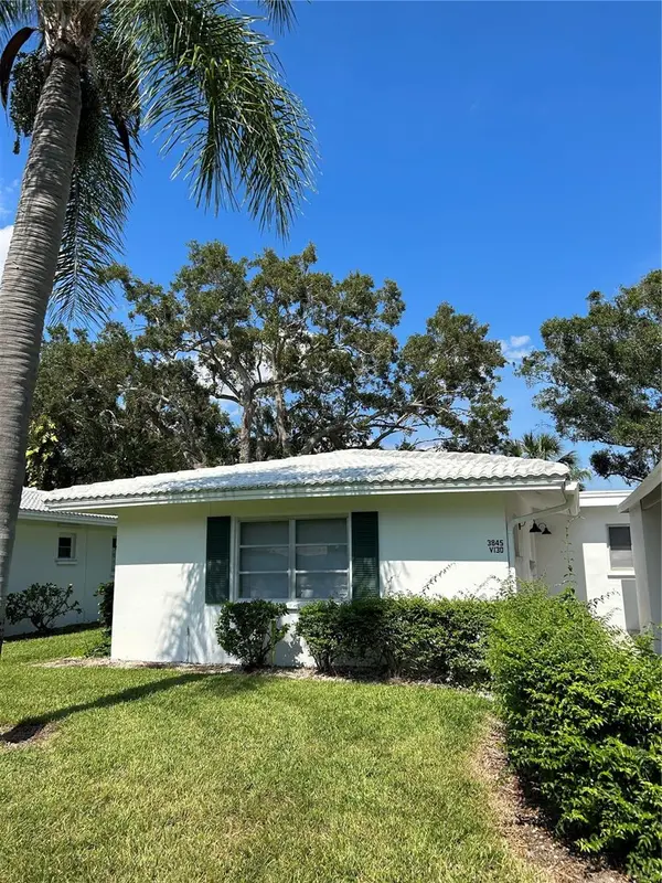 3845 SCHWALBE DR #130, Sarasota, FL 34235