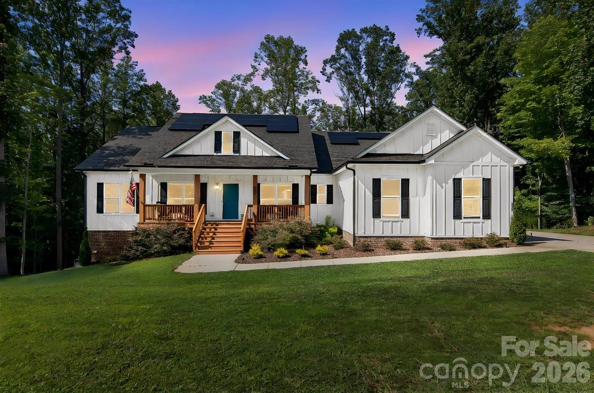 206 N Harbor Watch DR, Statesville, NC 28677