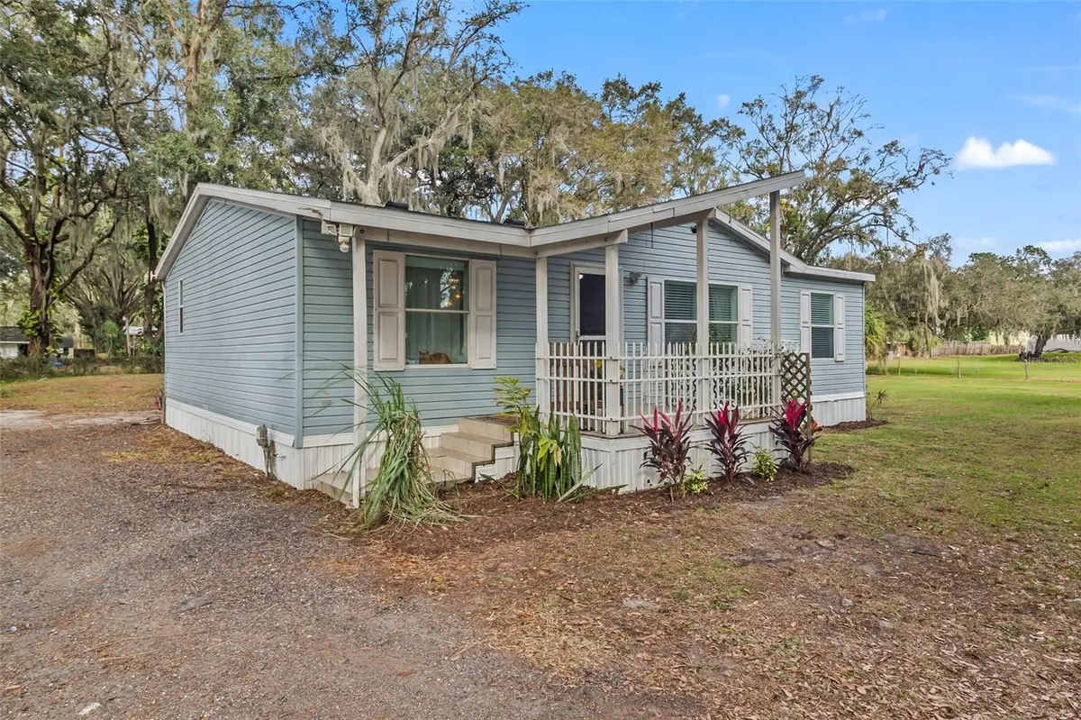 1106 BLANKENSHIP RD, Dover, FL 33527