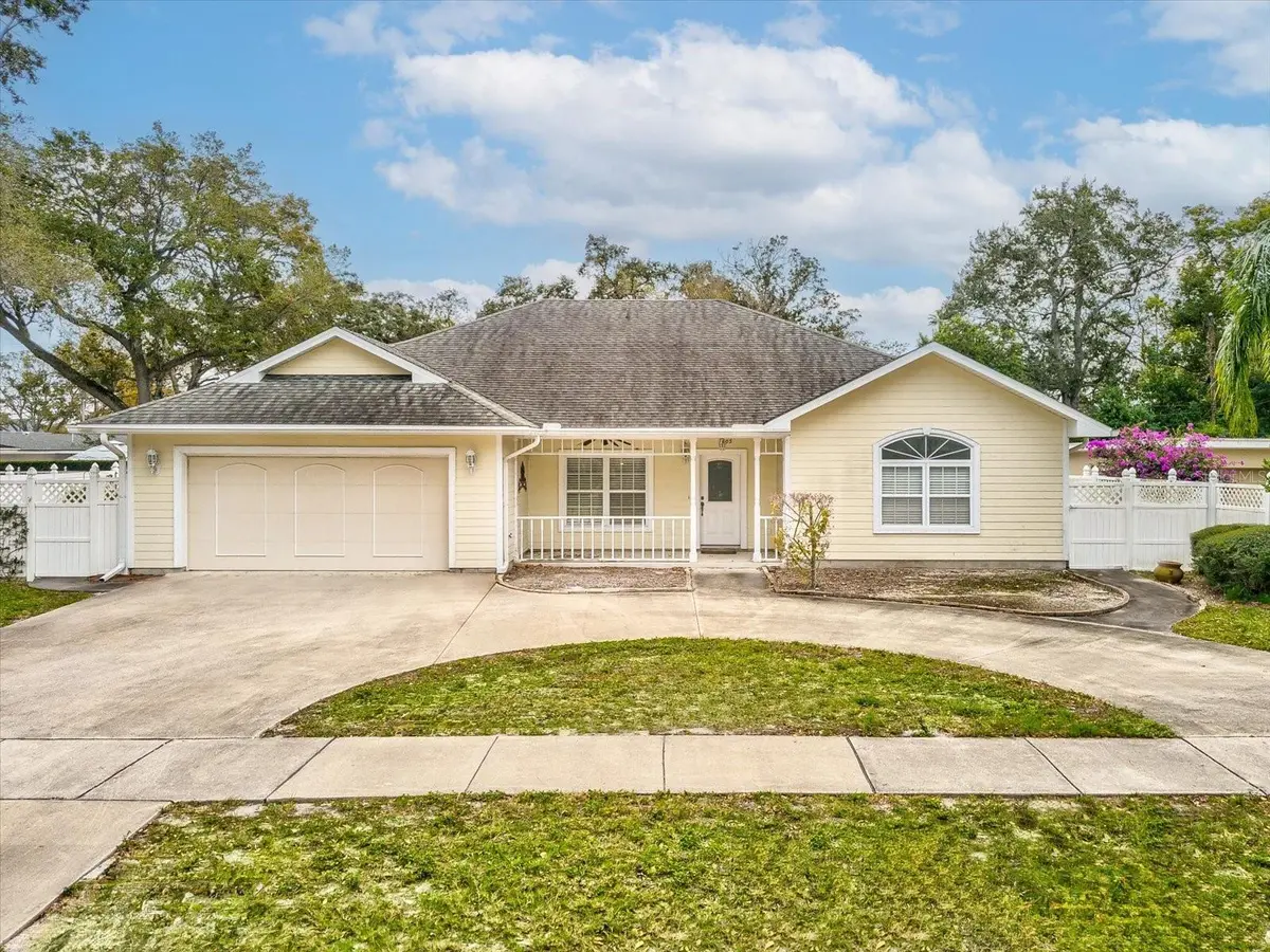1605 PINELLAS RD, Belleair, FL 33756