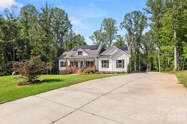 206 N Harbor Watch DR, Statesville, NC 28677