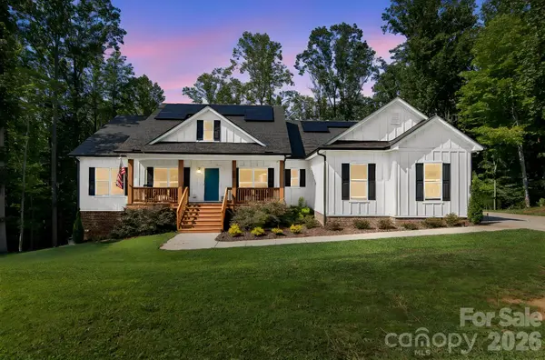 206 N Harbor Watch DR, Statesville, NC 28677