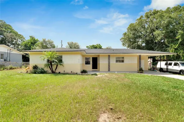 8020 CARDINAL DR, Tampa, FL 33617