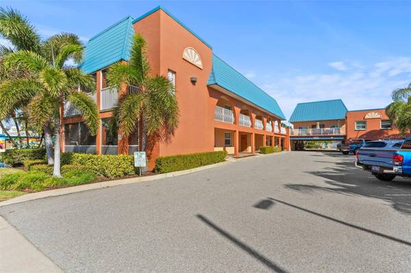 17035 GULF BLVD #103, North Redington Beach, FL 33708