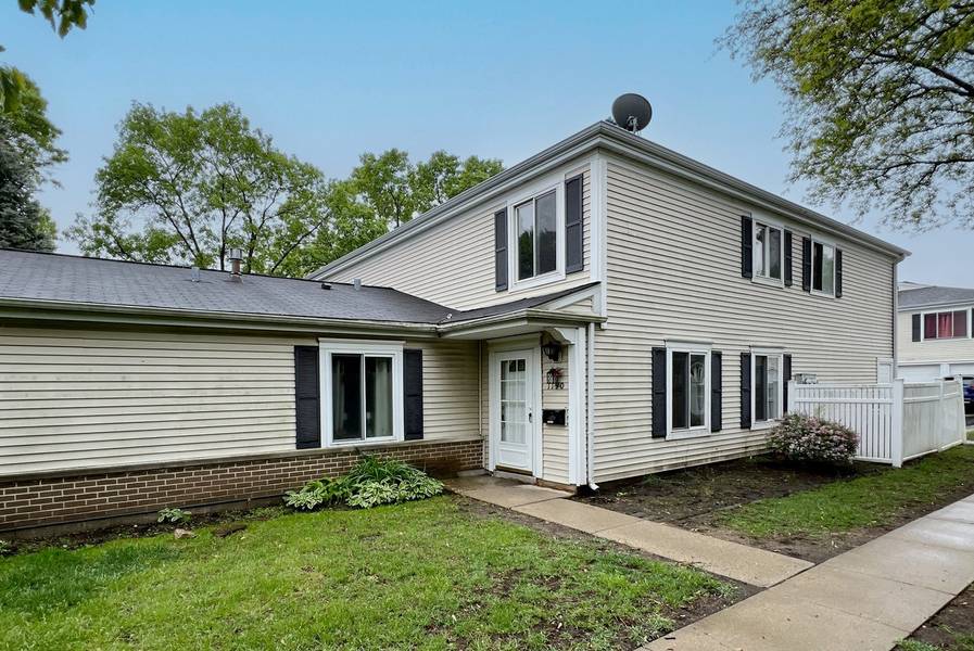 1190 COVE DR, Prospect Heights, IL 60070