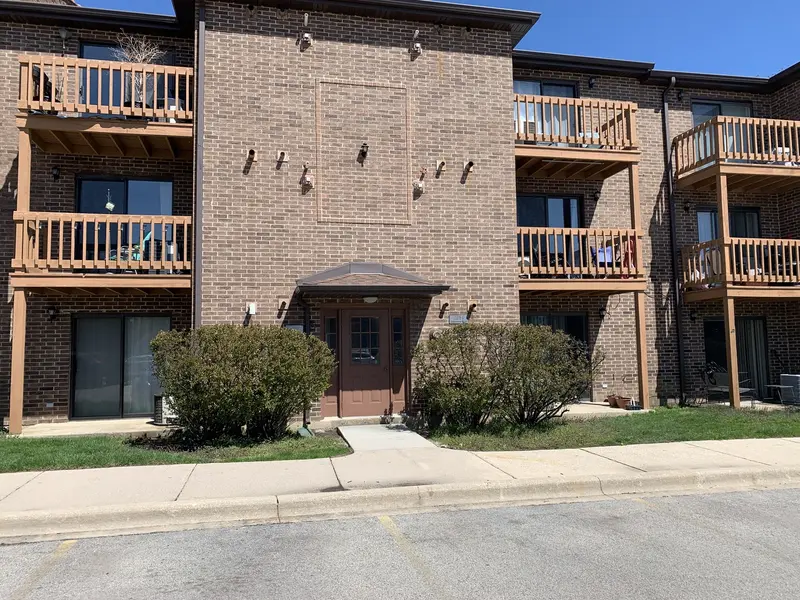 2254 Abbeywood DR #A, Lisle, IL 60532