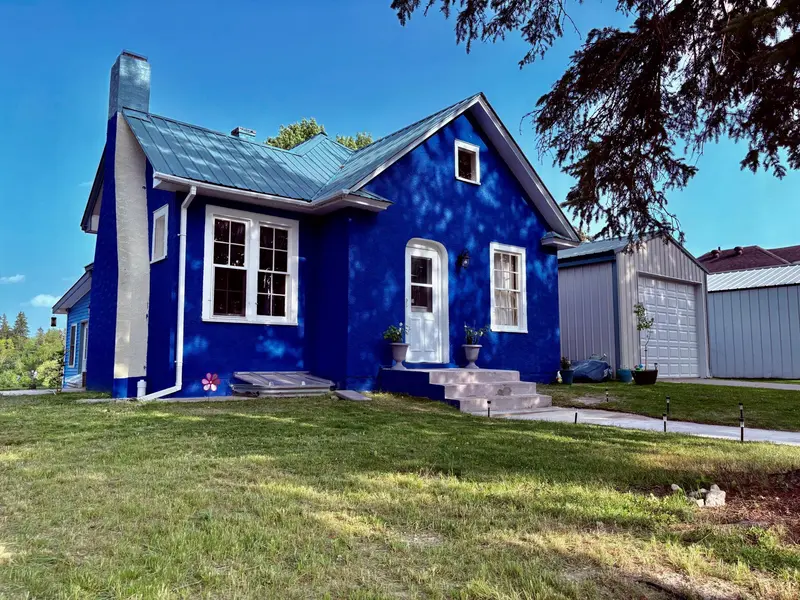 502 1st AVE SE, Baudette, MN 56623