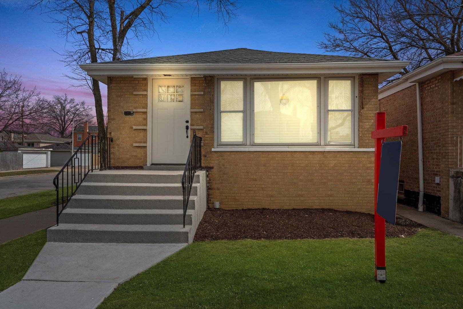 5301 S Menard AVE, Chicago, IL 60638