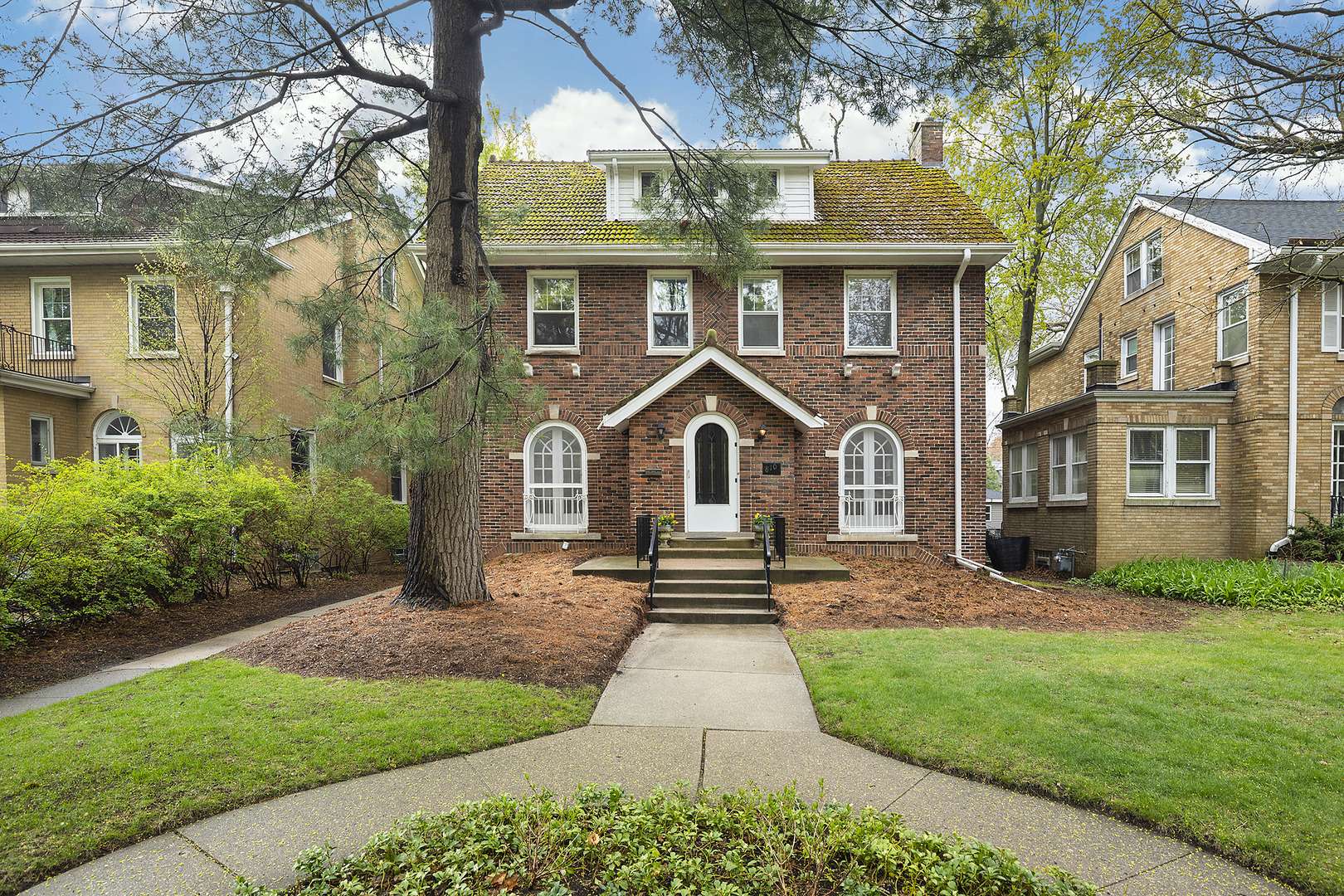 810 Lincoln ST, Evanston, IL 60201
