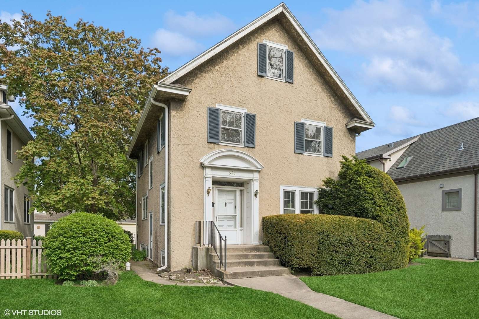 545 Exmoor RD, Kenilworth, IL 60043