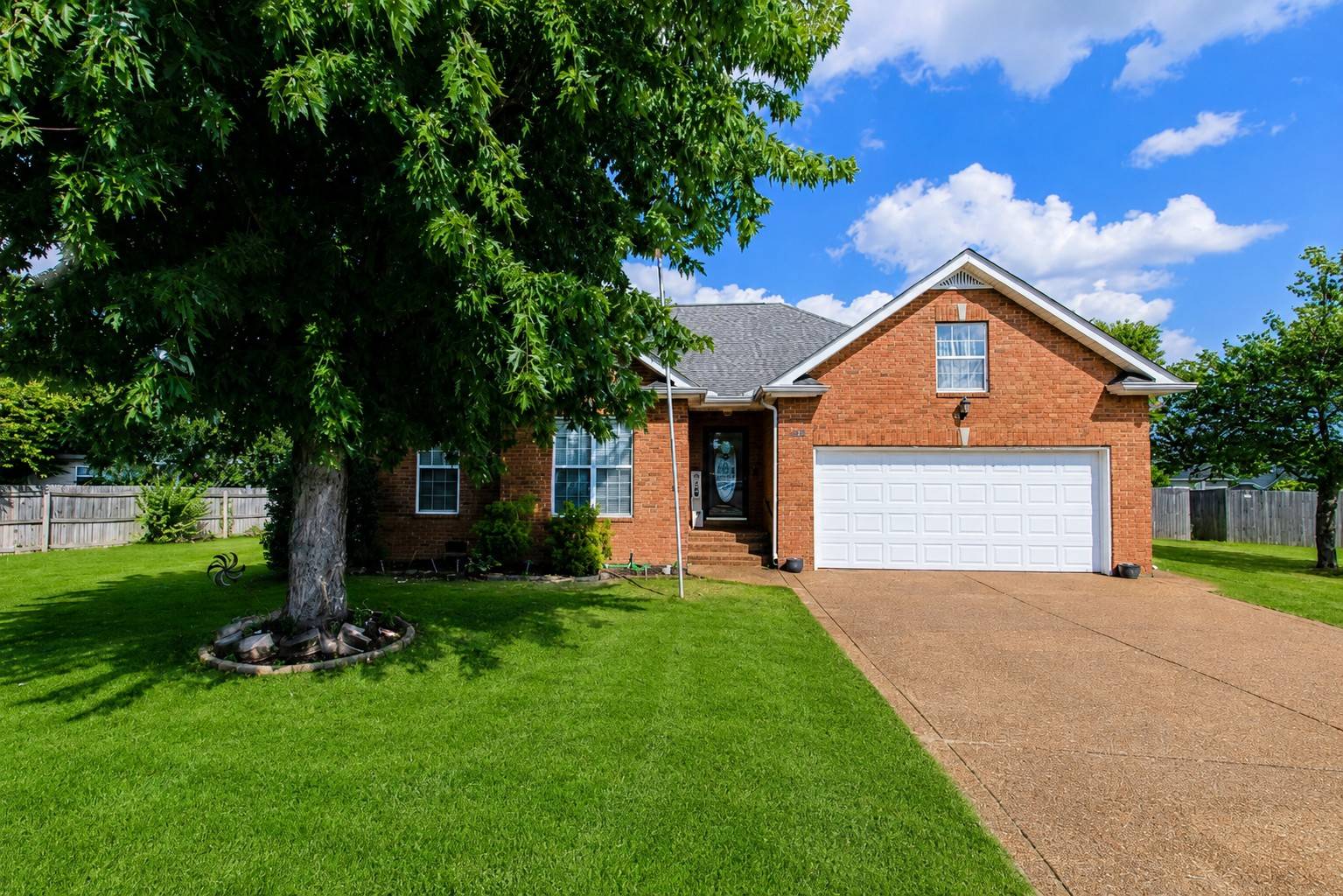 449 S Rocky Top St, Gallatin, TN 37066