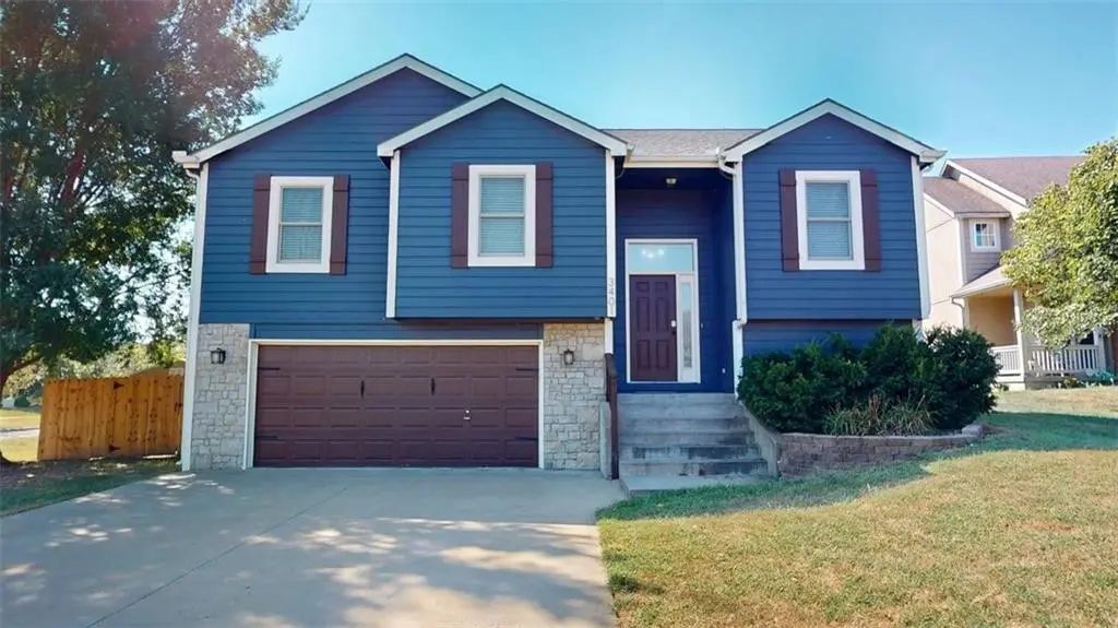 3401 Tillerman DR, Lawrence, KS 66049