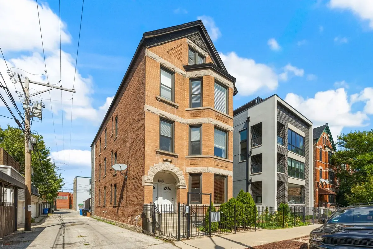 2246 W Medill AVE #2, Chicago, IL 60647