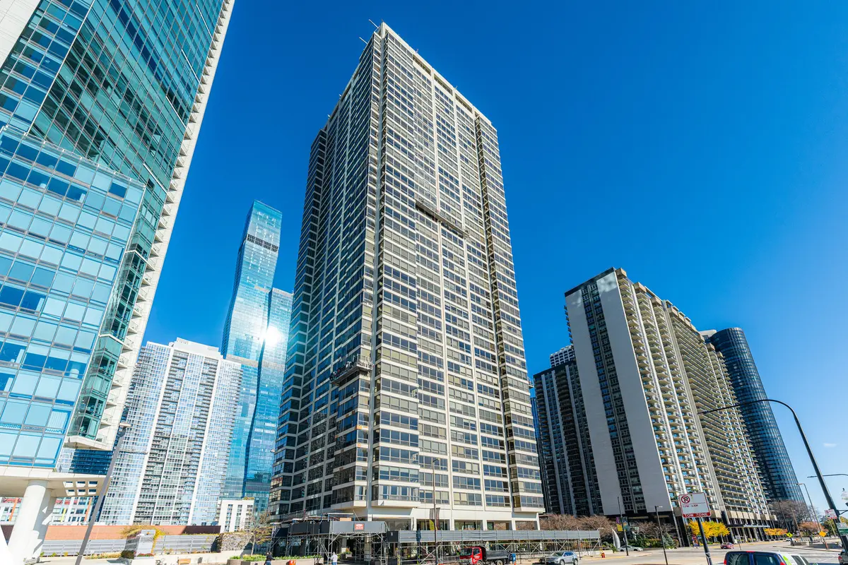 360 E RANDOLPH ST #2102, Chicago, IL 60601