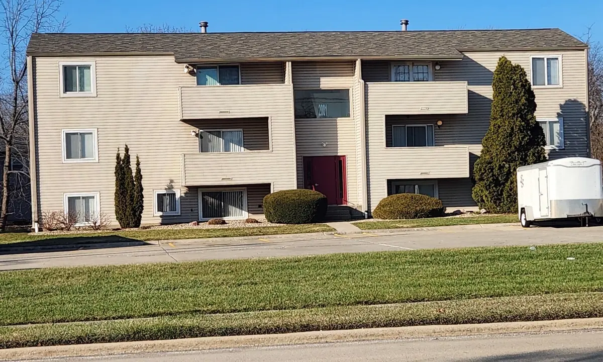 2001 MATTIS AVE #D, Champaign, IL 61821