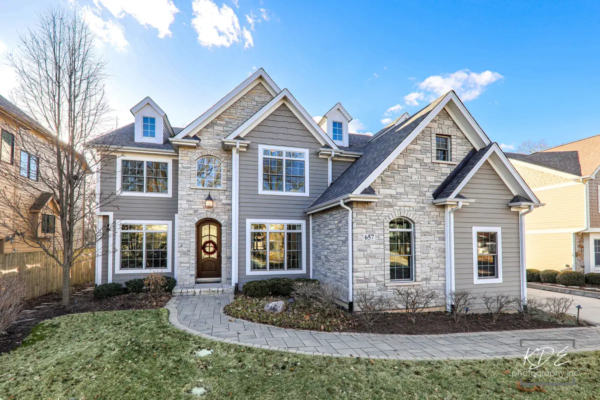 657 S Loomis ST, Naperville, IL 60540