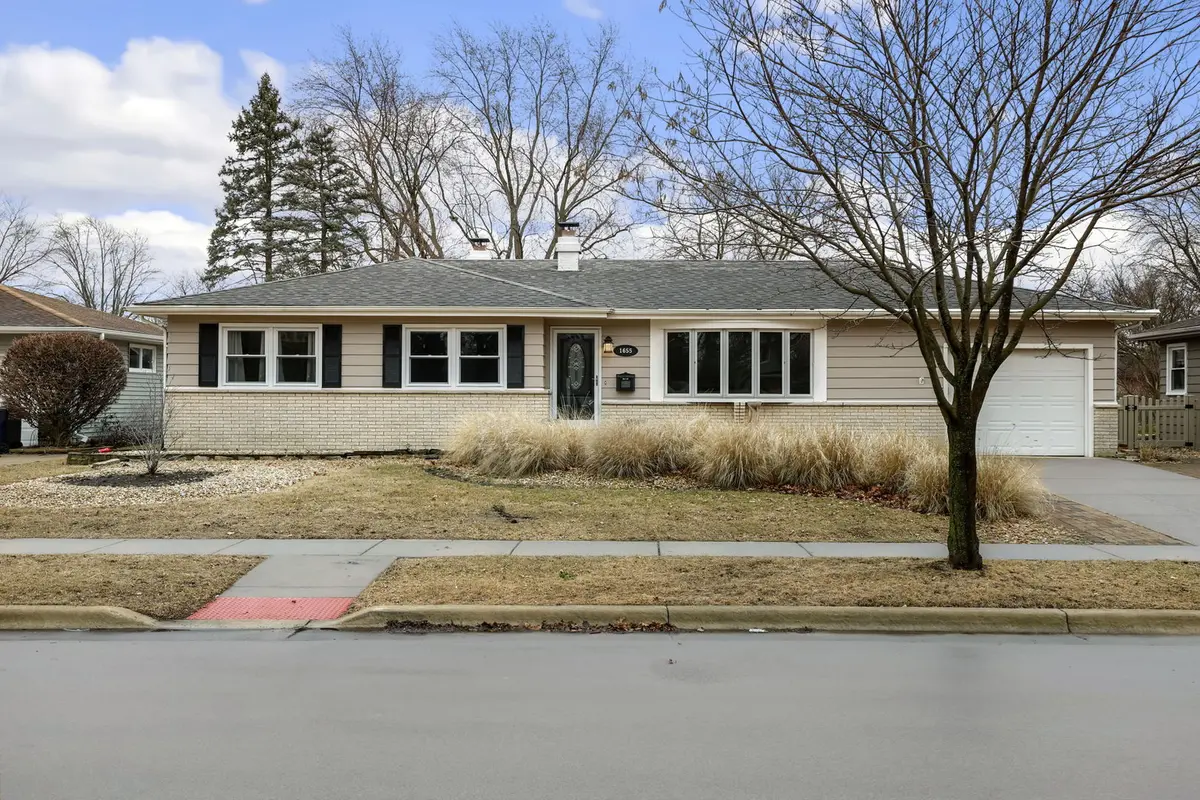 1655 Lin Lor LN, Elgin, IL 60123