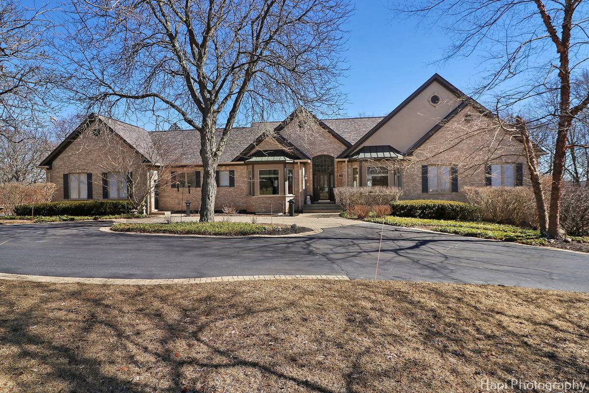 19N695 Lundstrom LN, Dundee, IL 60118