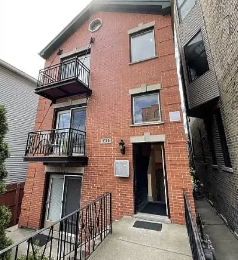 1525 W Augusta BLVD, Chicago, IL 60642