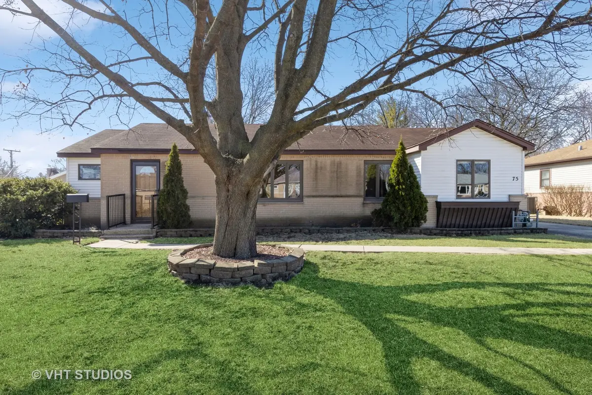 75 Carthage LN, Hoffman Estates, IL 60169