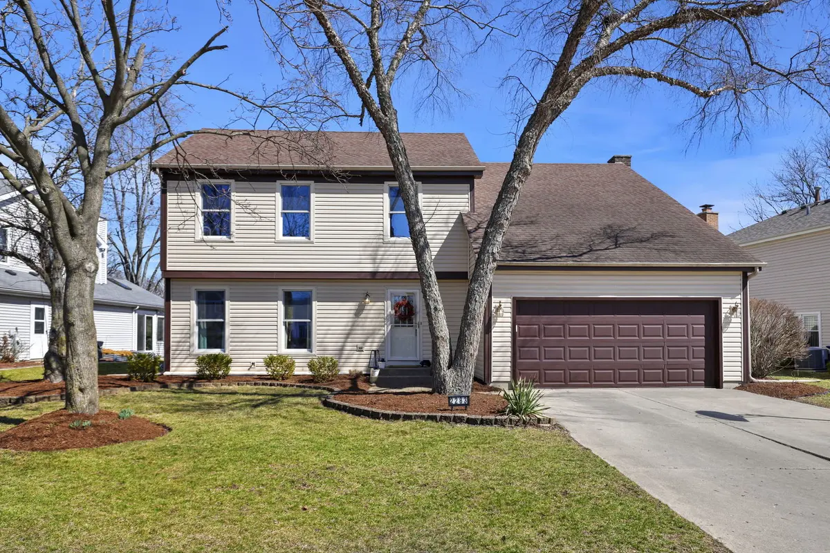 2283 Albright LN, Wheaton, IL 60189