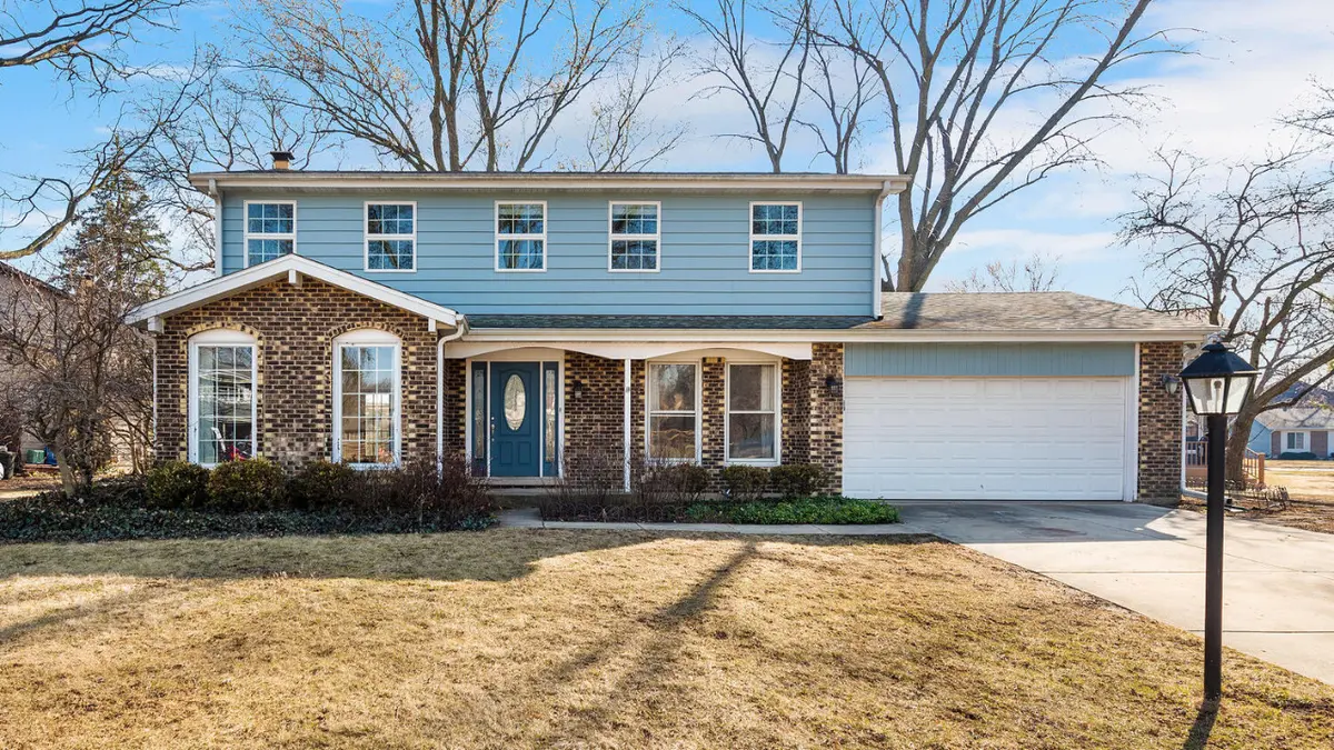 5S640 Ridgeview LN, Naperville, IL 60540