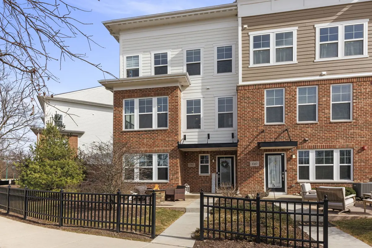 3565 Mulligan DR, Woodridge, IL 60517