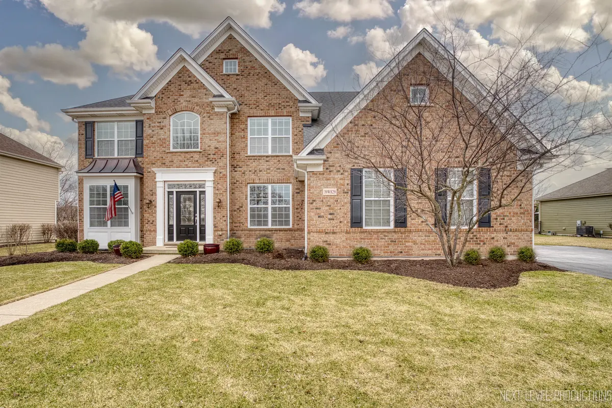 39W829 N Hathaway LN, Geneva, IL 60134