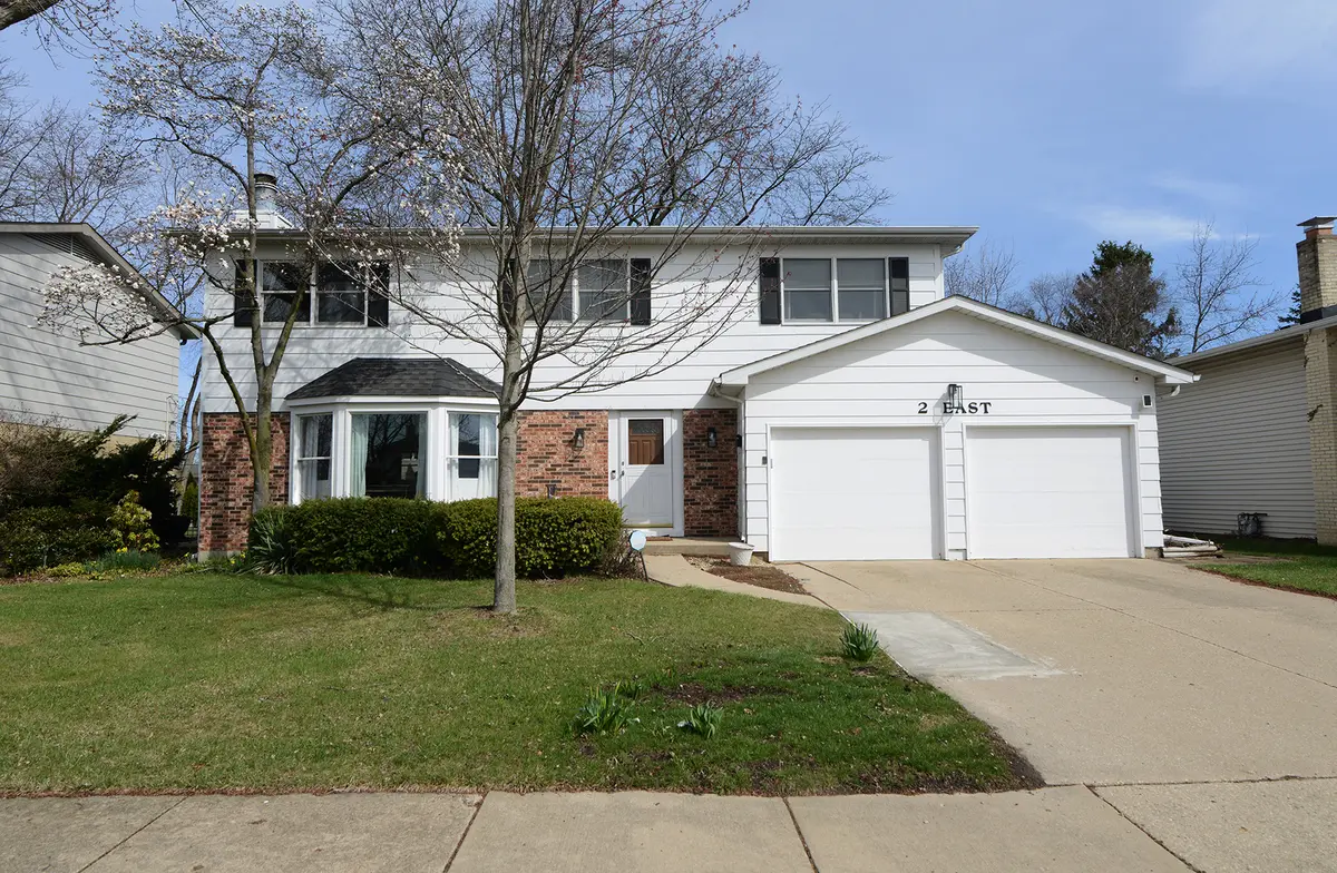 2 E Suffield DR, Arlington Heights, IL 60004