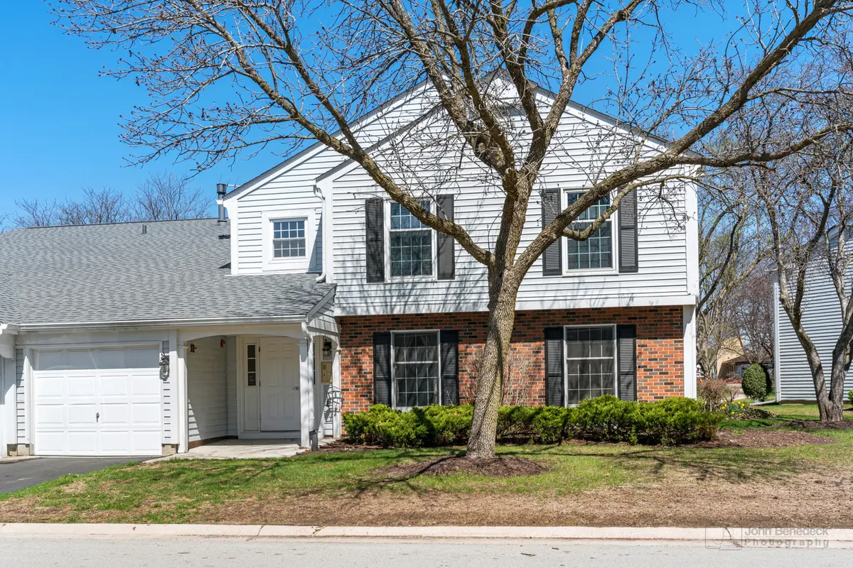 31 Plymouth CT #102B, Naperville, IL 60565