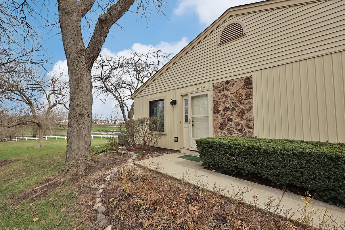 1634 Vermont DR, Elk Grove Village, IL 60007