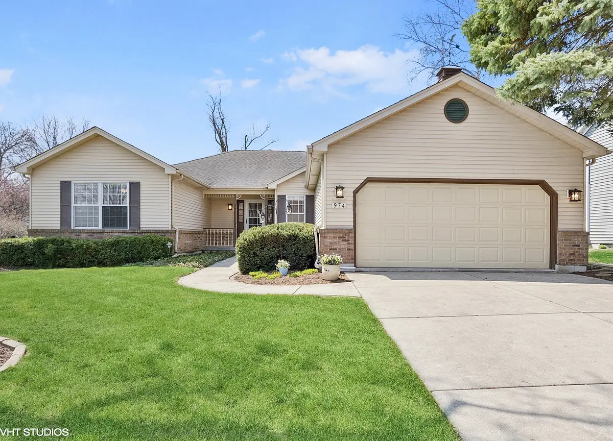 974 Lockwood LN, Batavia, IL 60510