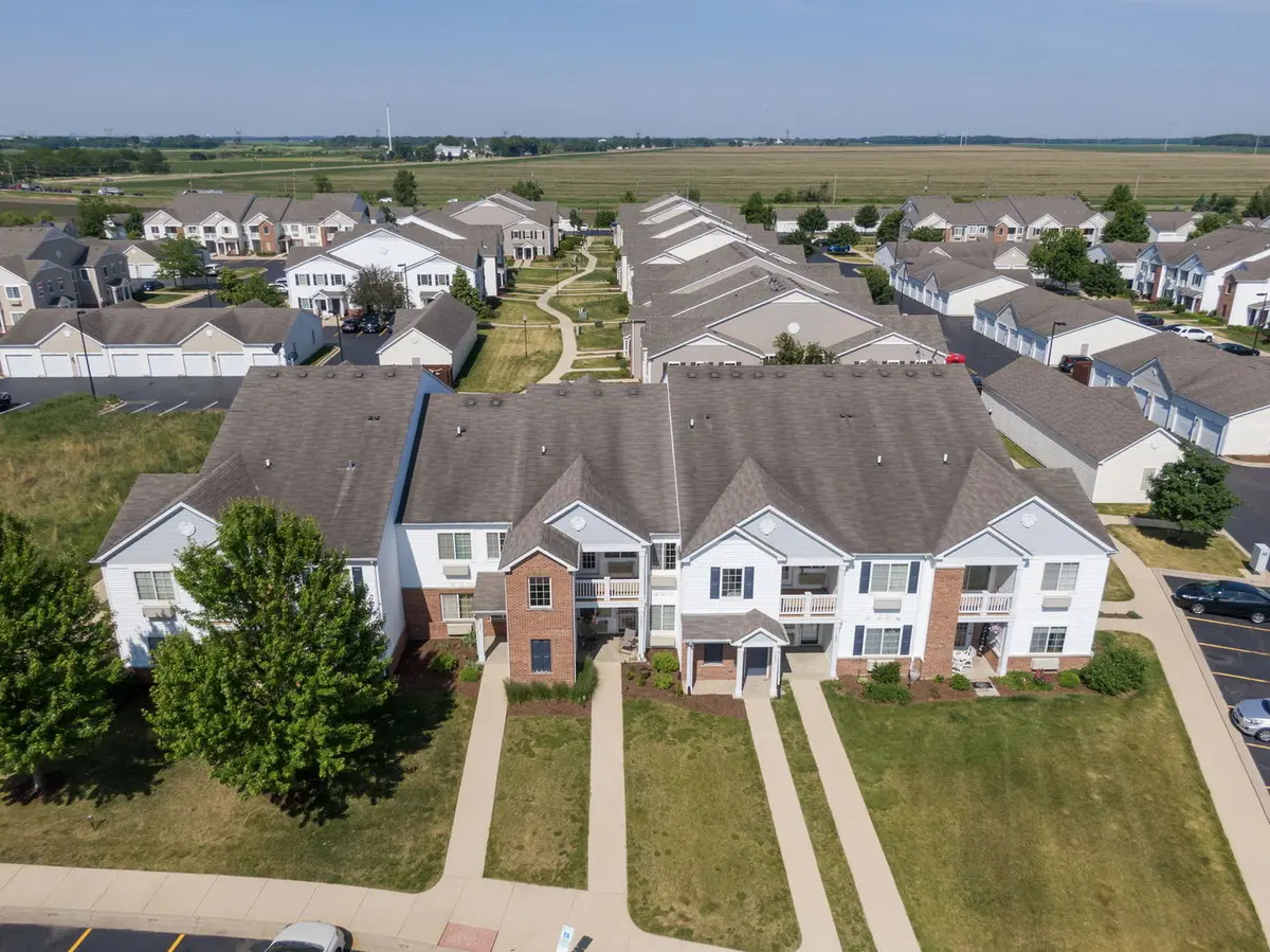 142 Bertram DR #M, Yorkville, IL 60560