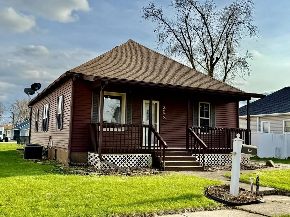223 E 2nd ST, Oglesby, IL 61348