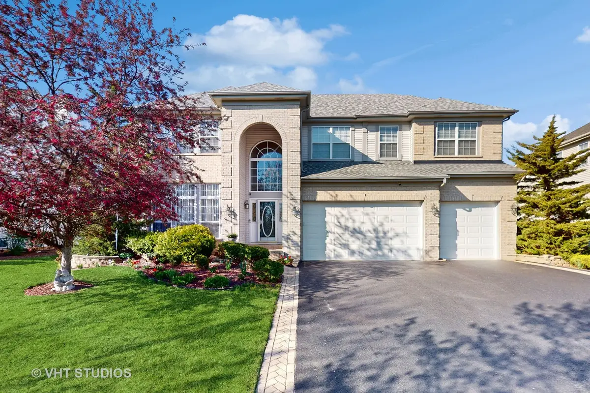 811 Commons RD, Naperville, IL 60563
