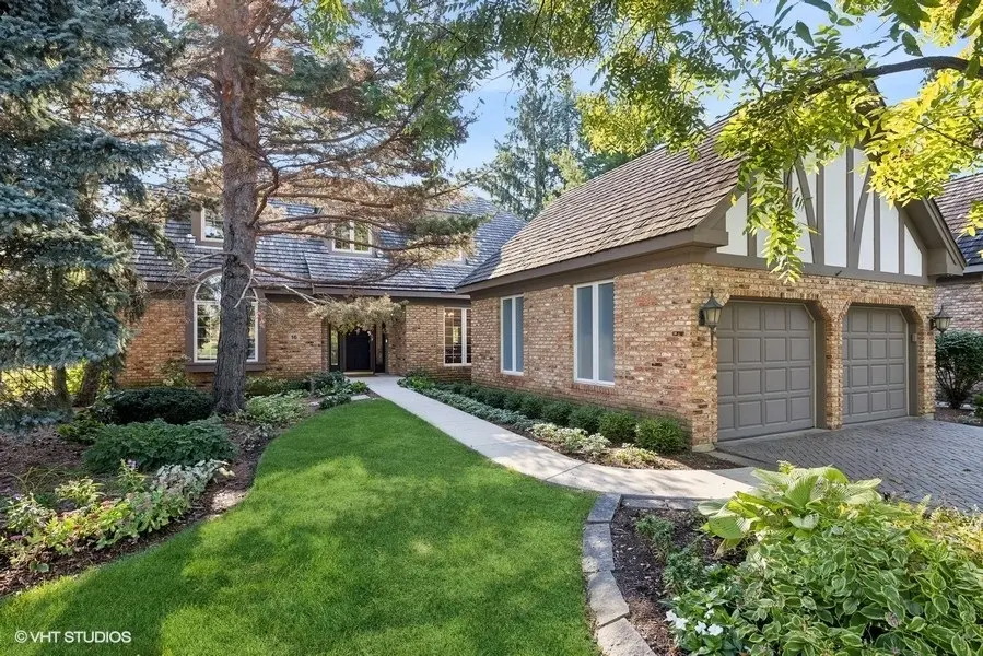 16 Lake Ridge Club CT, Burr Ridge, IL 60527