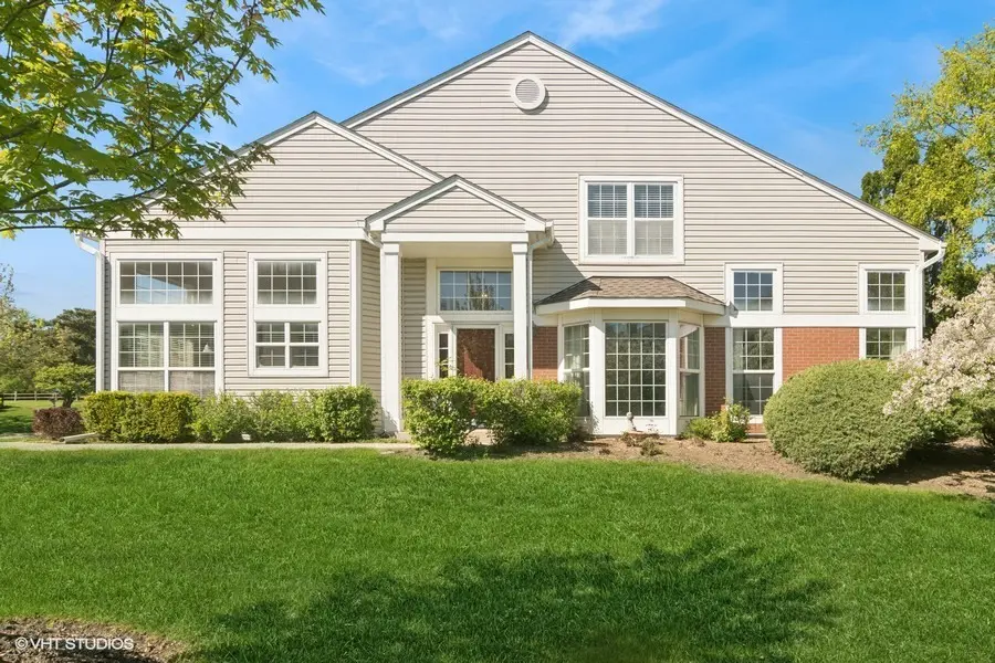 838 Old Checker RD #D-4, Buffalo Grove, IL 60089