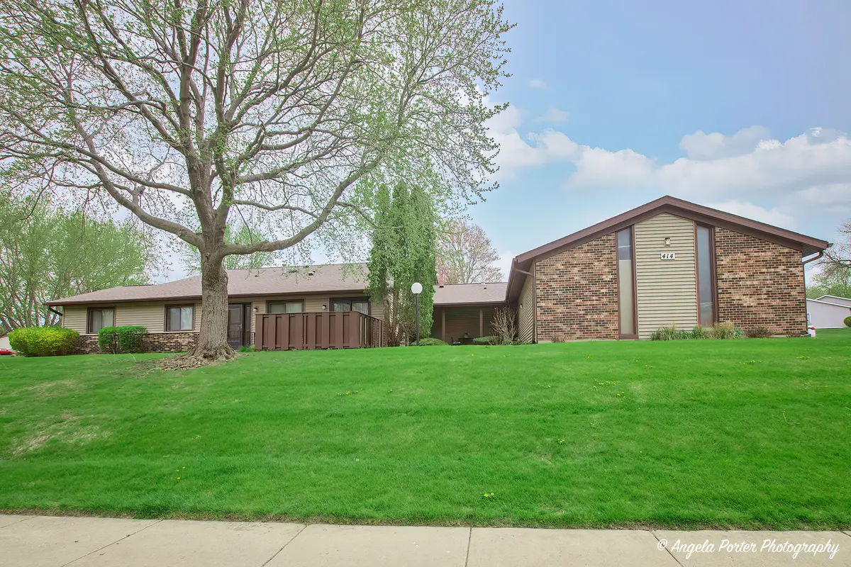 414 Waters Edge DR #C, Mchenry, IL 60050