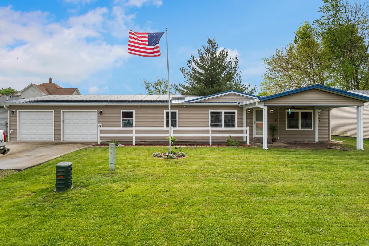 315 S Pine ST, Arcola, IL 61910