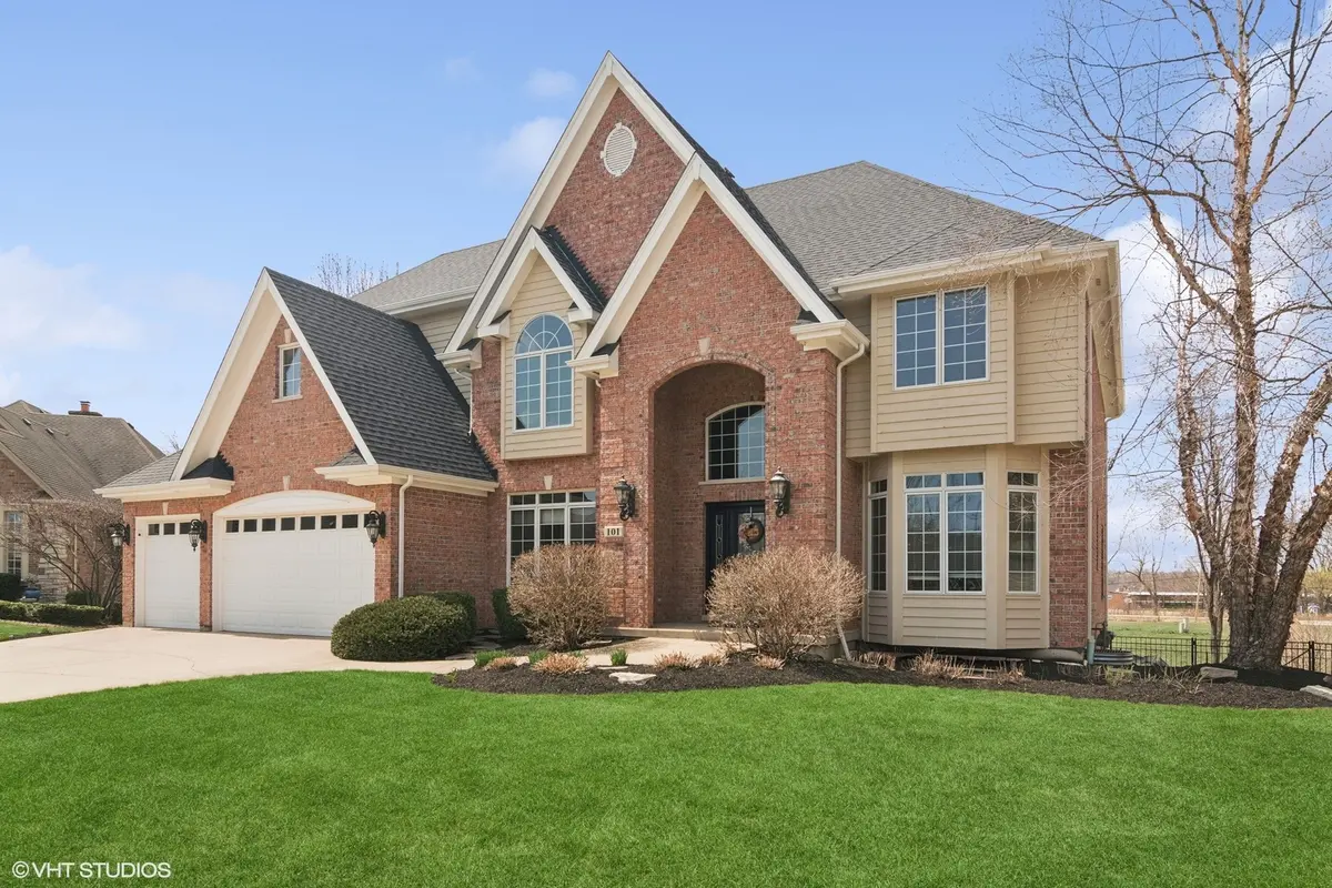 101 Lucy CT, Lake Zurich, IL 60047